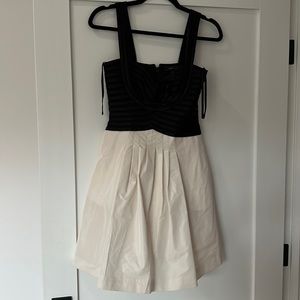Super cute vintage bustier BCBG Maxazria cocktail dress black white pockets 4